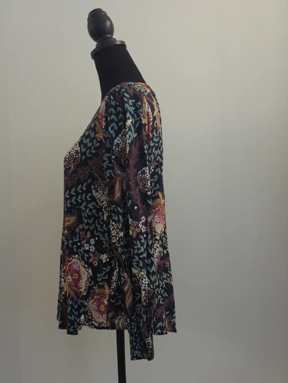 LOFT Dark Blue Paisley Floral Scoop Neck Long Sleeve Top with Pink & Teal - Picture 4 of 7